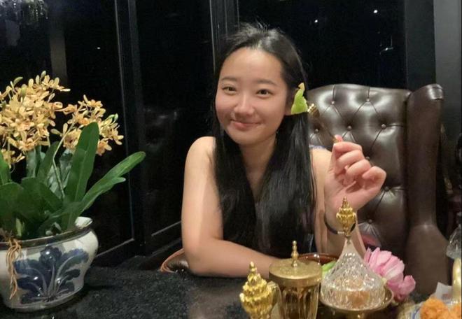 照片曝光！长得很漂亮弟弟发声！AG真人平台在三亚被咬伤的女孩(图1)